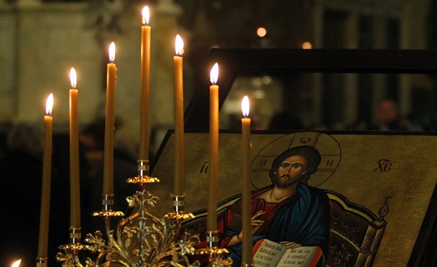 31 януари: ✝ Неделя 15 след Неделя подир Въздвижение ¬ на Закхея. Св. безсребреници и чудотворци Кир и Йоан. Св. мчци Серапион и Папий.