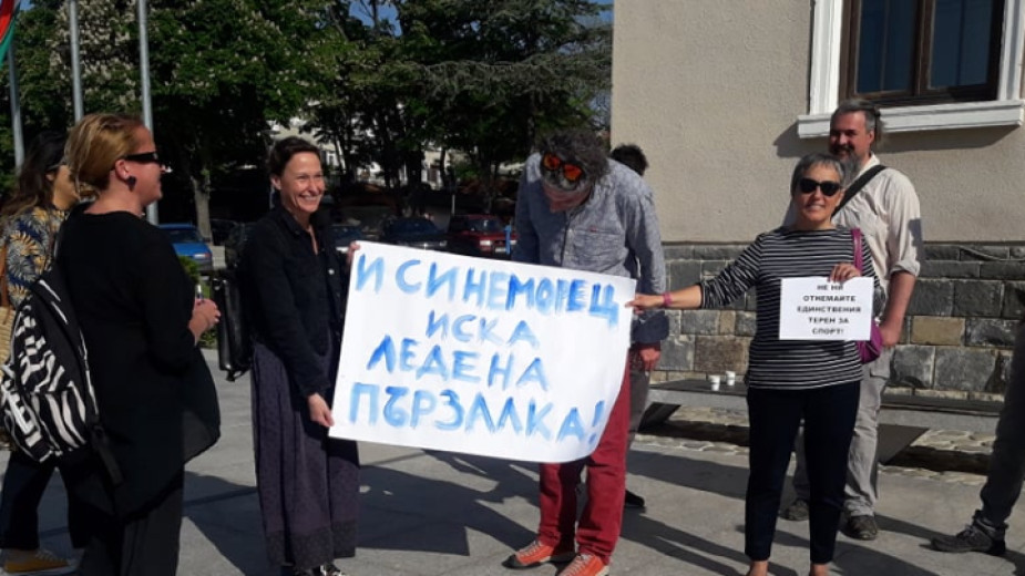 Подписка против промяна на статута на терен в Синеморец ще бъде внесена в общинския съвет