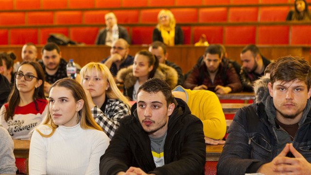 Приеха над 700 чужденци с БГ произход в университетите