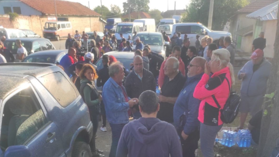 В Ръжево Конаре и Дълго поле протестът стана 2 в 1